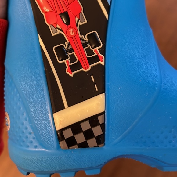 Crocs glow in the dark race car rain boots size 7 - Picture 5 of 6
